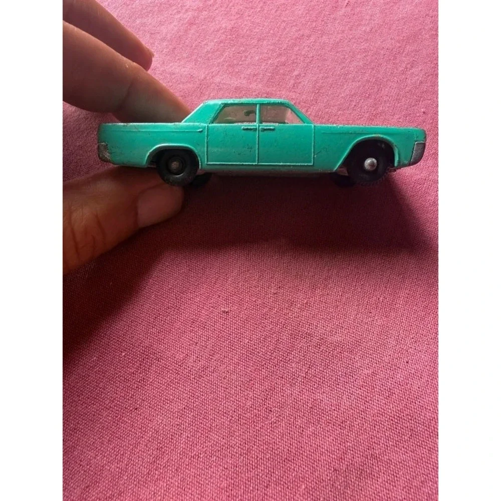 Vintage Matchbox Series No 31 Lincoln Continental Diecast Car Teal